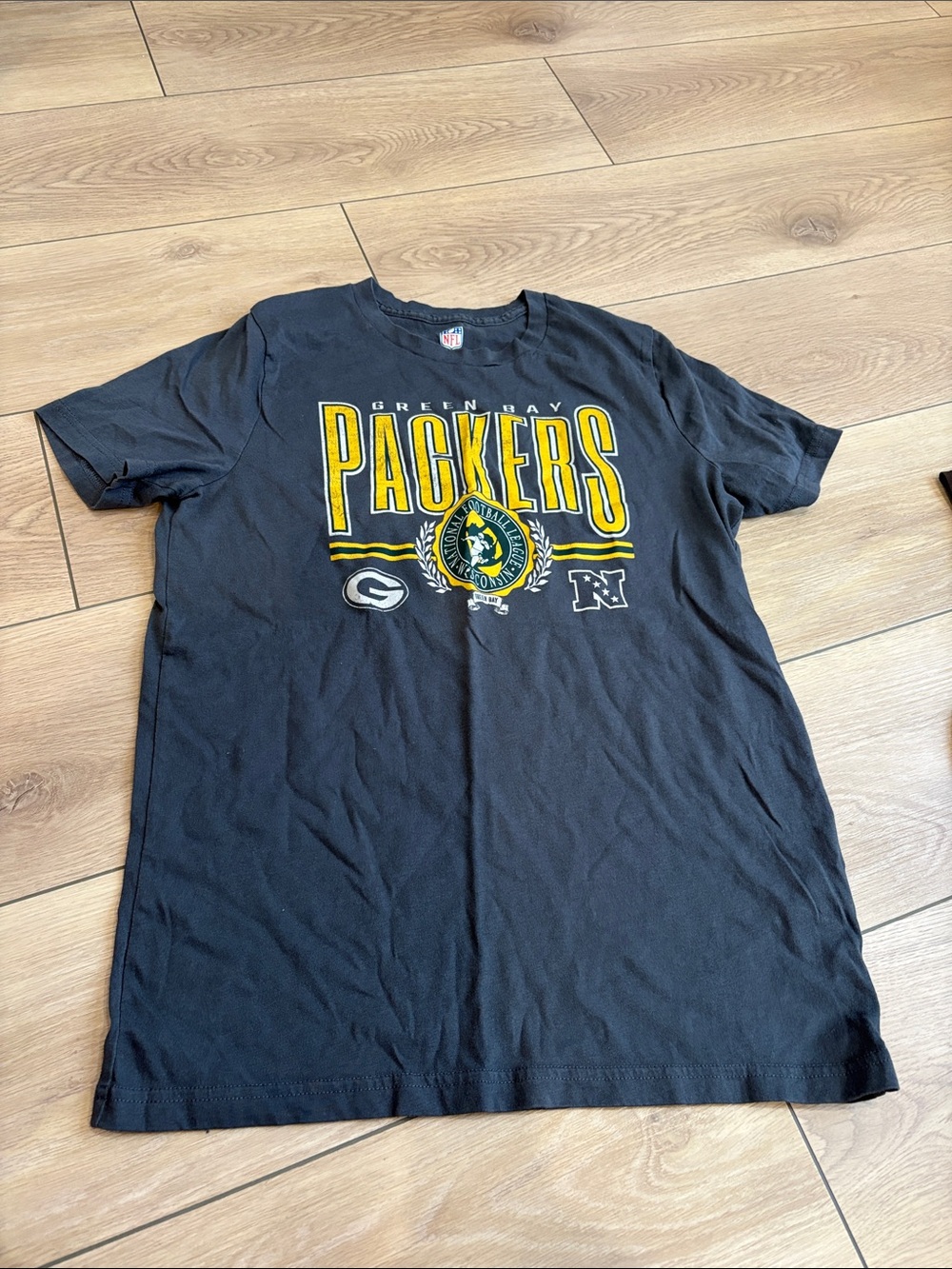 Green Bay Packers Black Logo Short Sleeve Tee